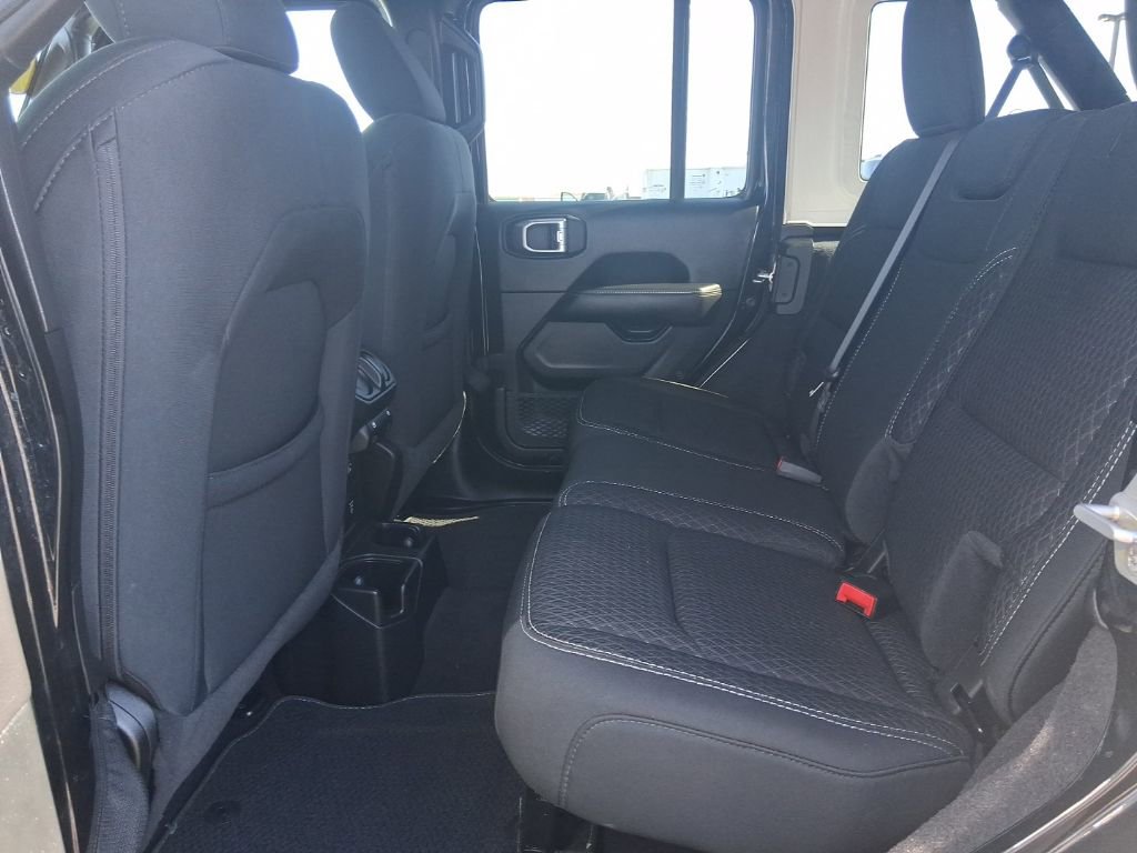 Used 2021 Jeep Wrangler Unlimited Sahara image 18