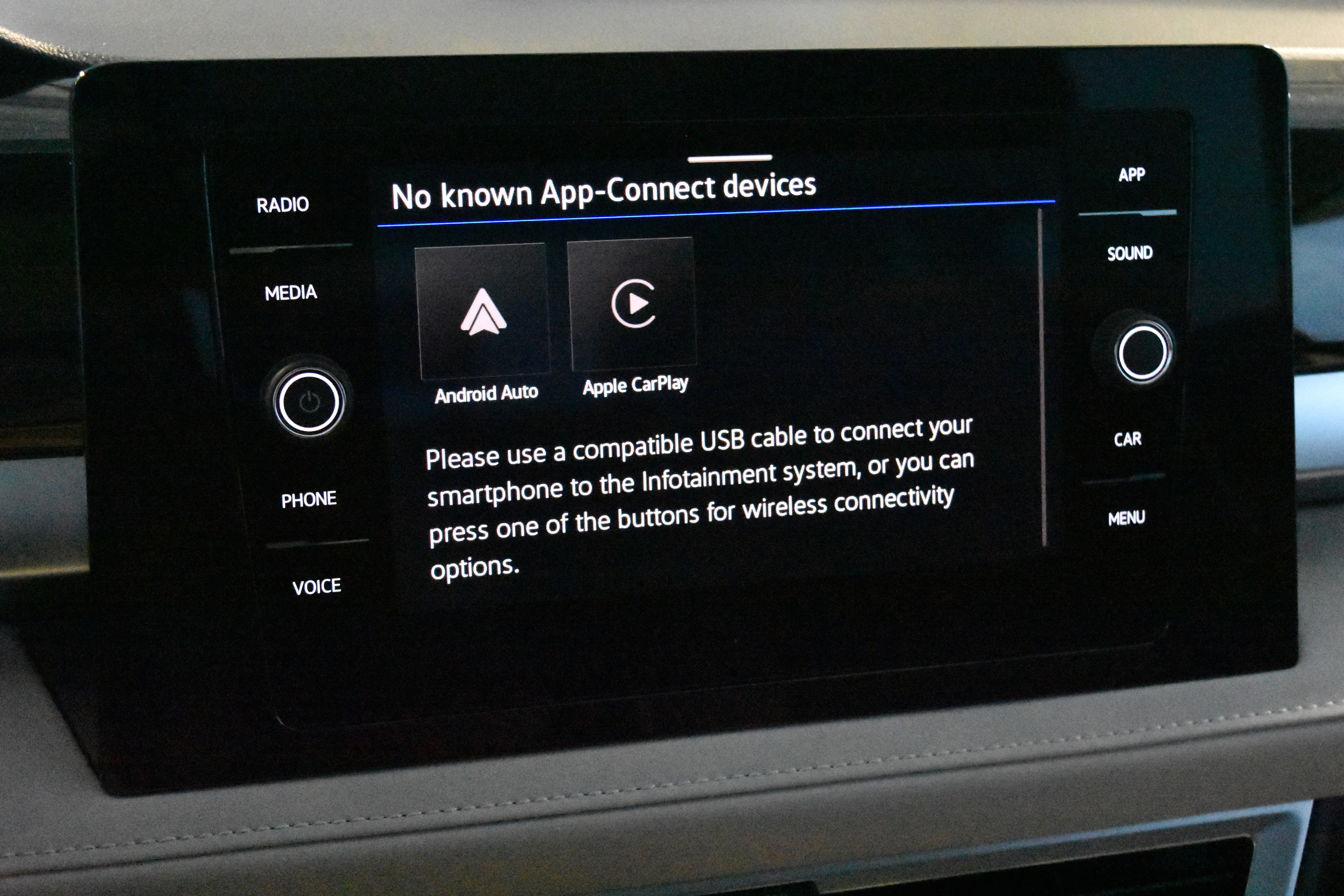 New 2025 Volkswagen Taos SE image 8