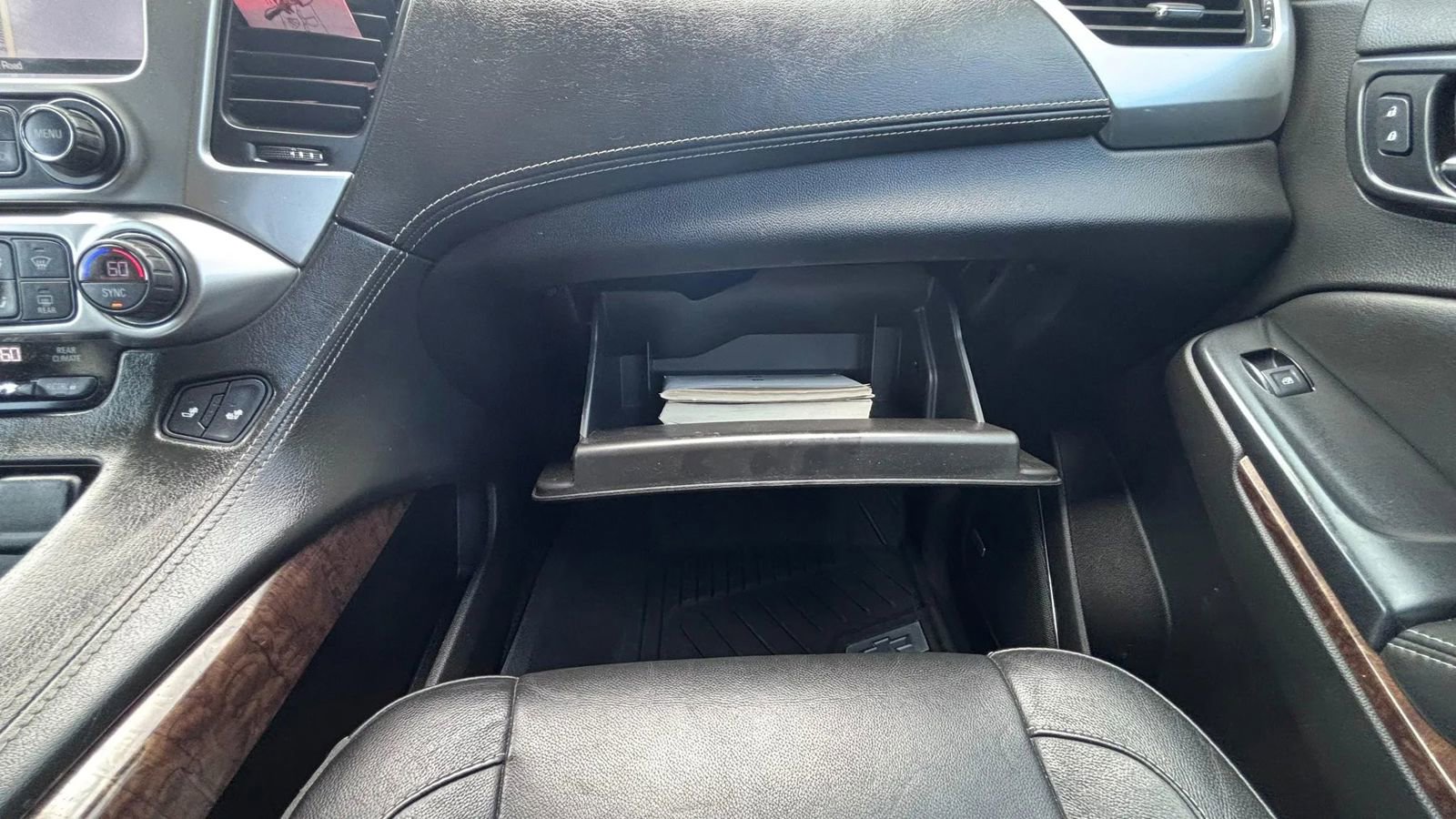 Used 2018 Chevrolet Suburban LT RWD image 14