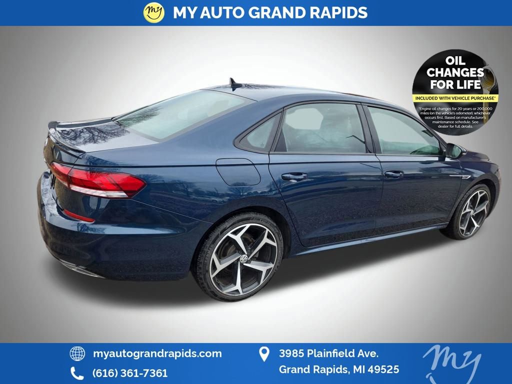 Used 2021 Volkswagen Passat 2.0T R-Line image 7