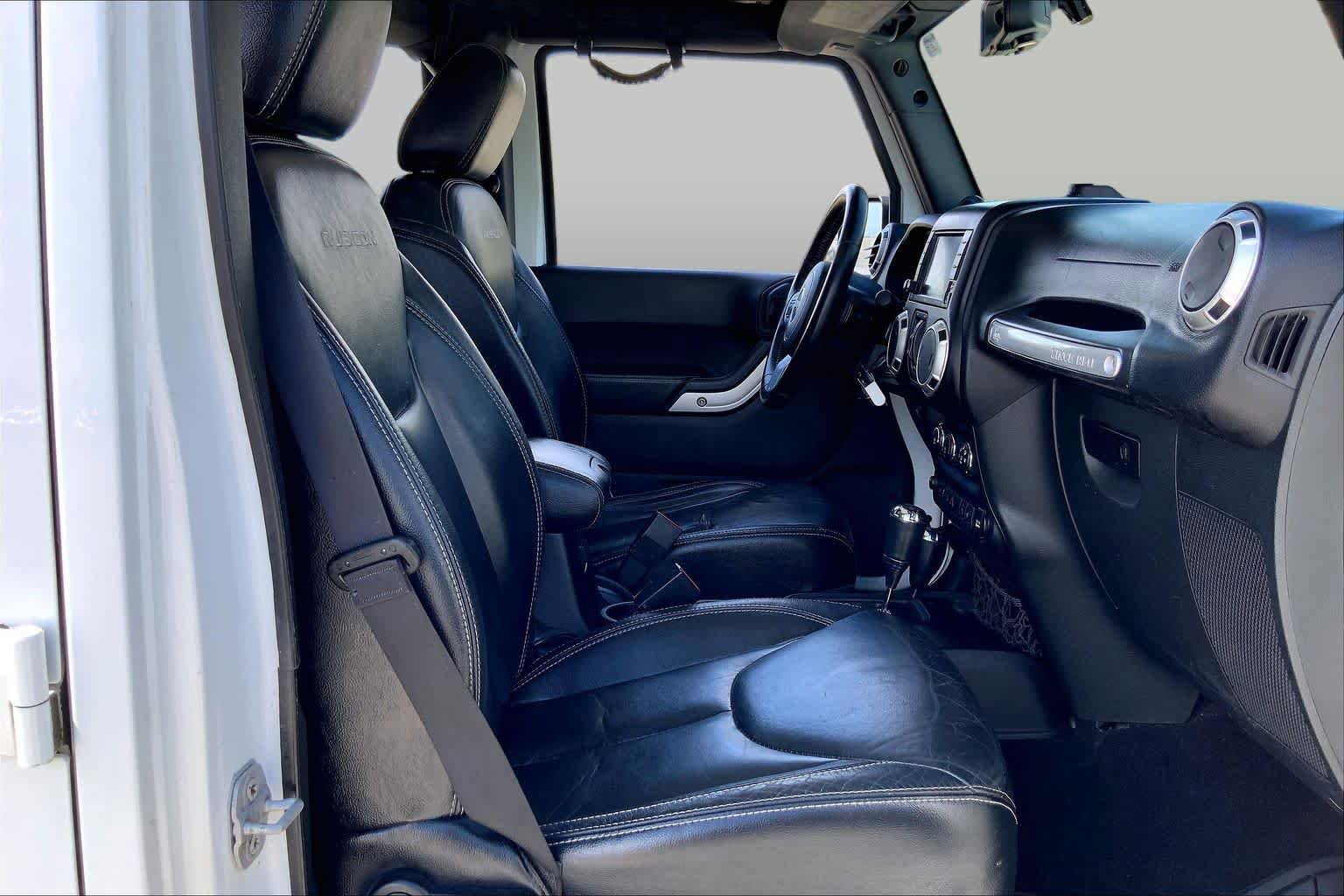 Used 2014 Jeep Wrangler Unlimited Rubicon AWD/4WD image 9