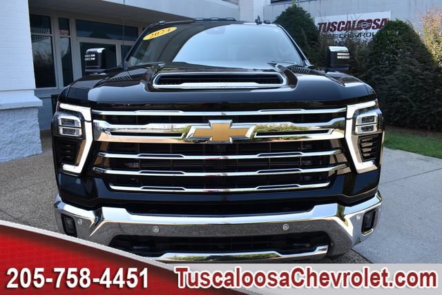 Certified 2024 Chevrolet Silverado 2500 LTZ w/ LTZ Premium Package AWD/4WD image 4