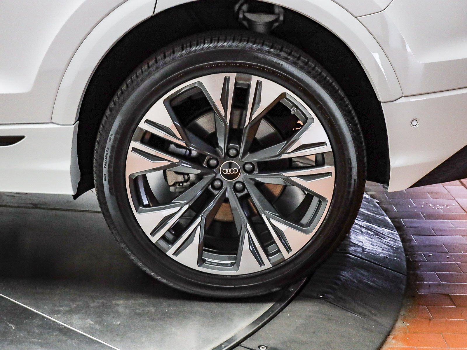 Used 2024 Audi Q8 Premium w/ Black Optic Package image 11