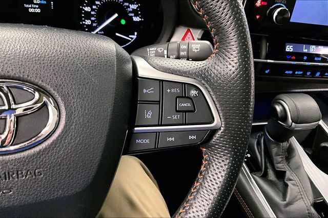 Used 2022 Toyota Sienna XSE image 25