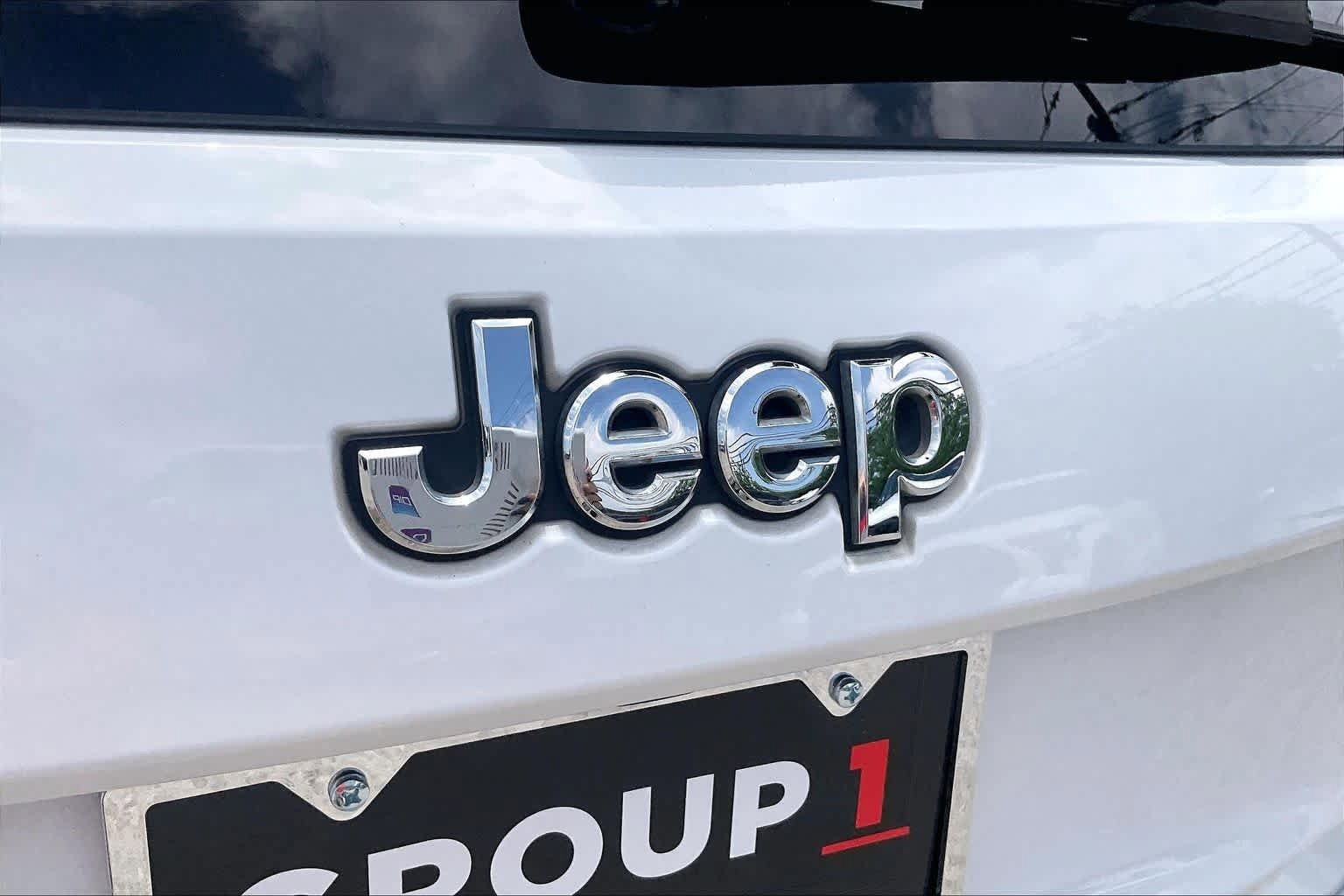 Used 2015 Jeep Grand Cherokee Limited w/ Mopar Chrome Edition Group RWD image 30