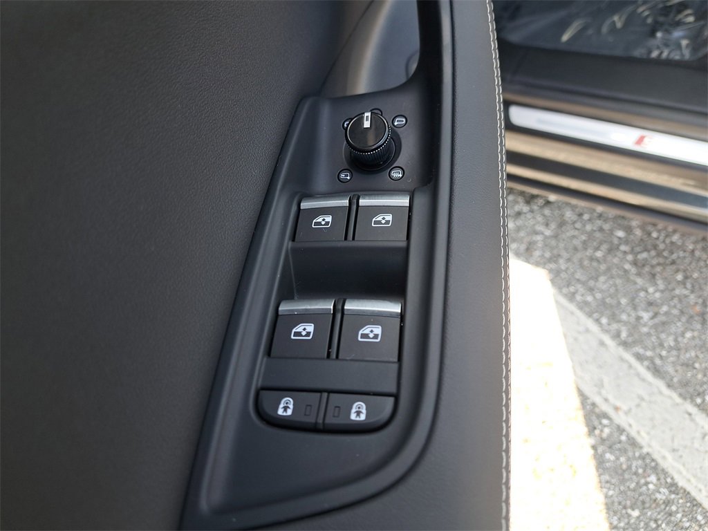 Certified 2023 Audi Q8 Prestige image 22