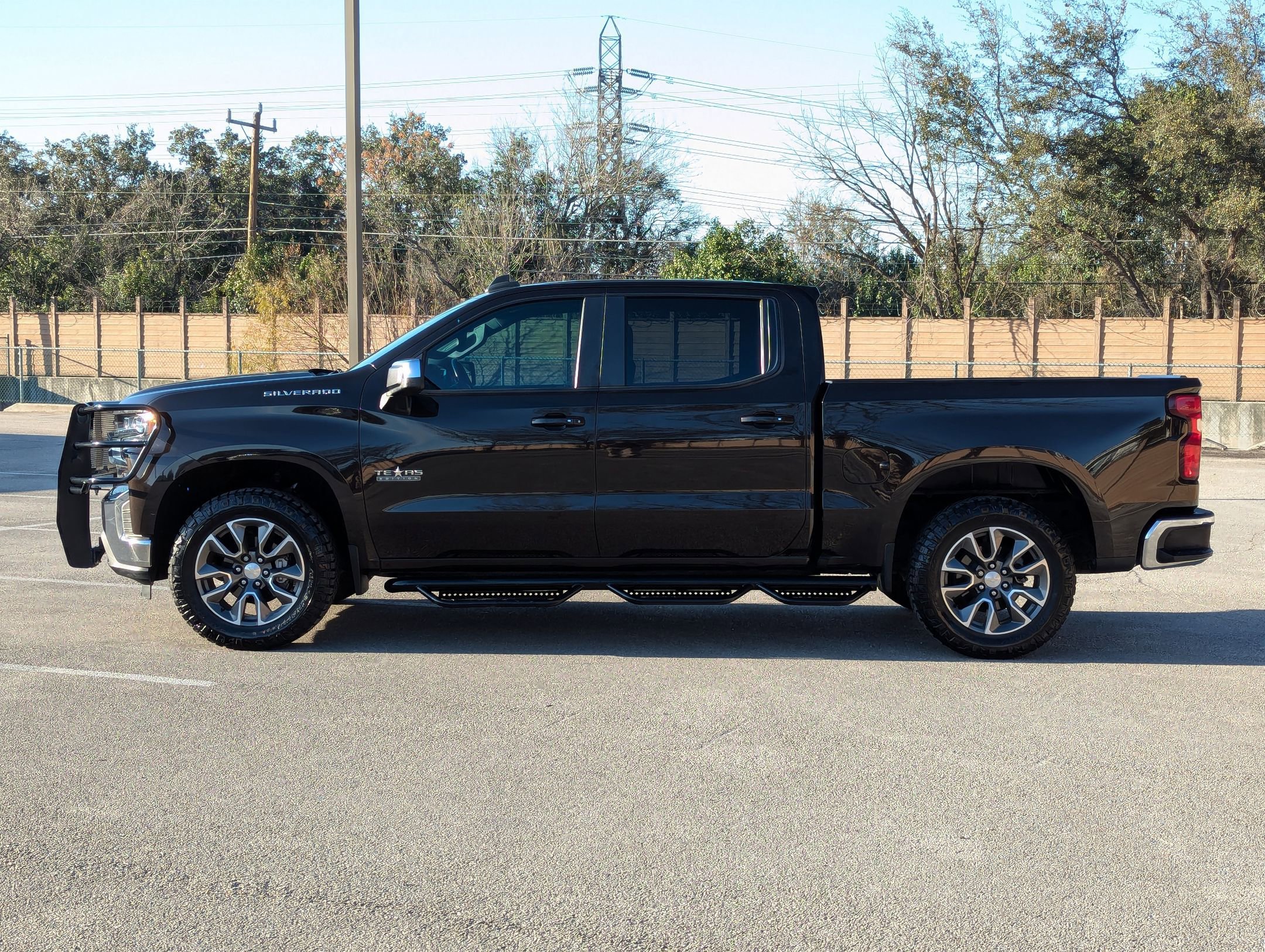 Used 2019 Chevrolet Silverado 1500 LT w/ Texas Edition image 7