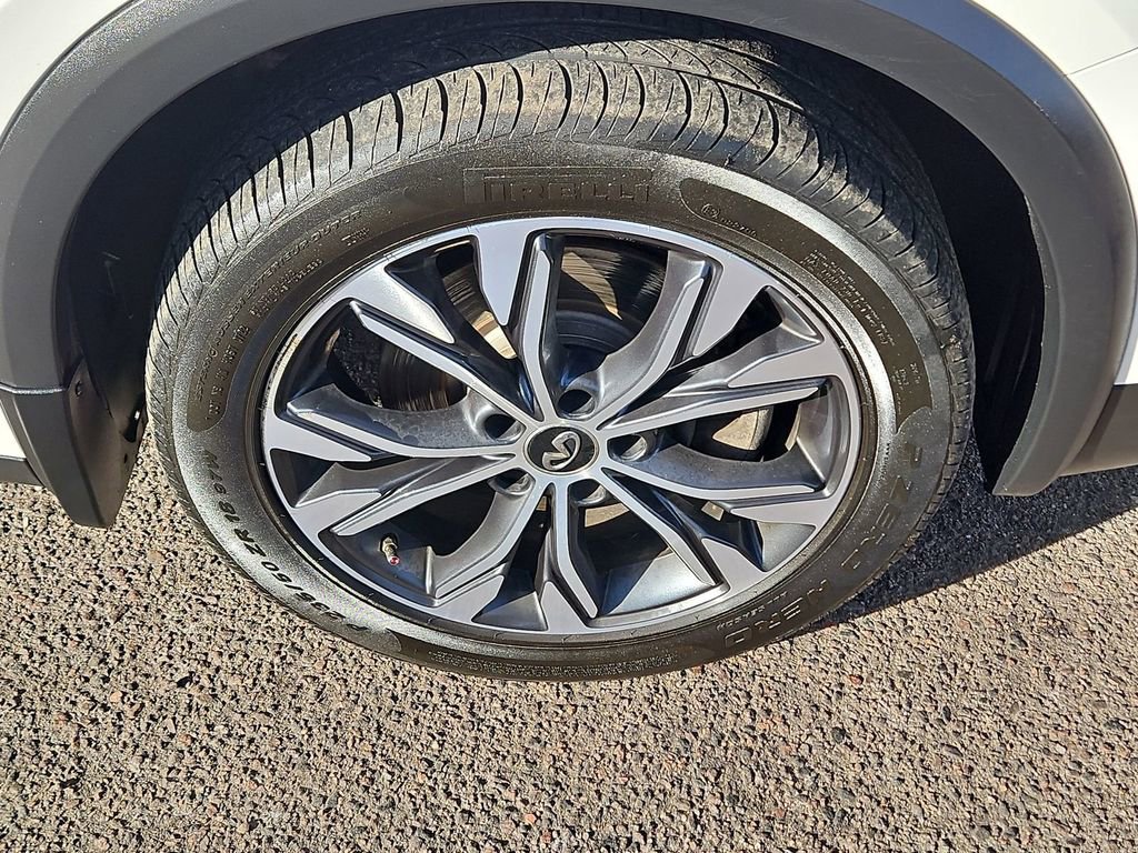 Used 2019 INFINITI QX30 Premium w/ Navigation Package image 11