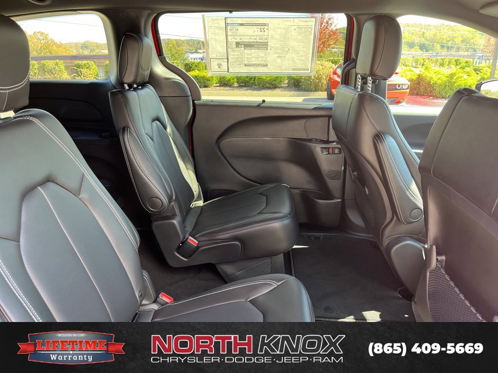 New 2026 Chrysler Voyager LX FWD image 23
