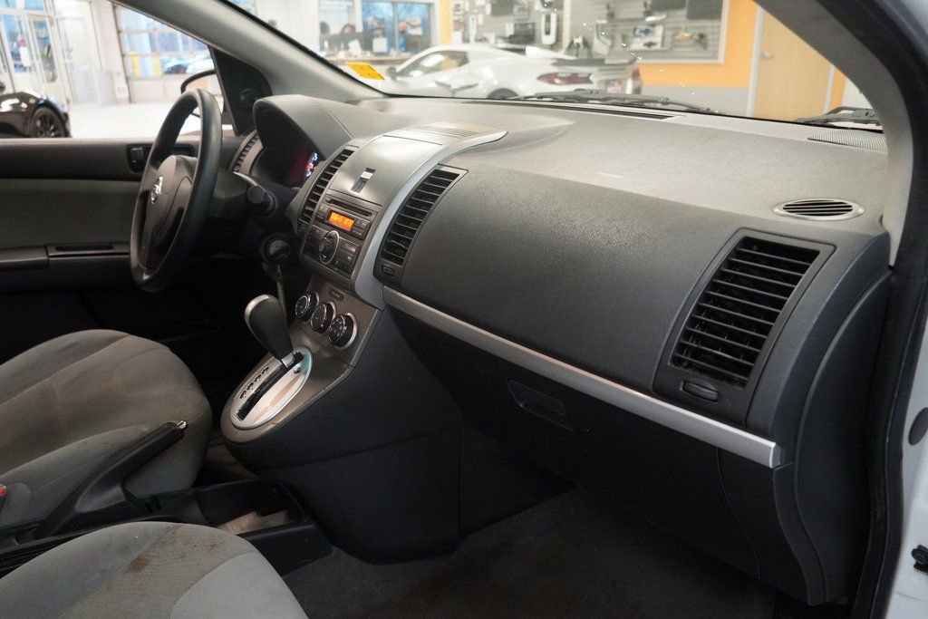 Used 2011 Nissan Sentra 2.0 image 24