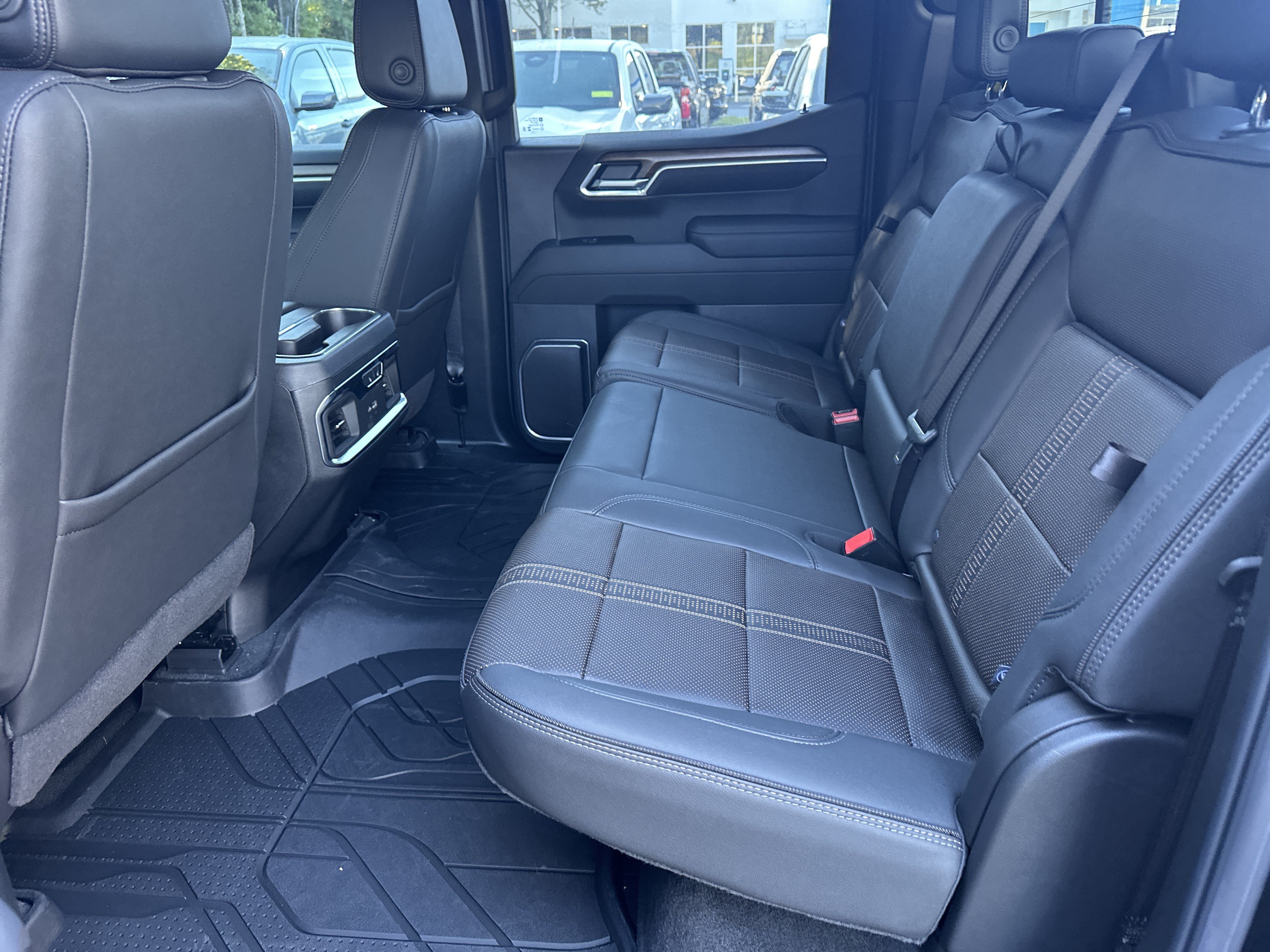 New 2025 Chevrolet Silverado 1500 High Country AWD/4WD image 18