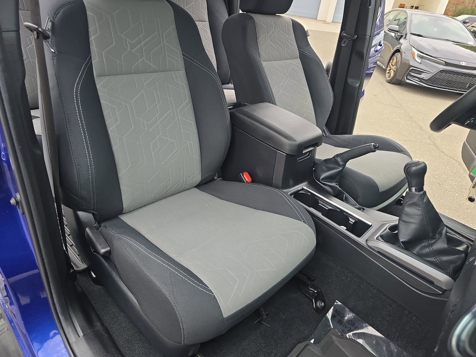 Used 2022 Toyota Tacoma TRD Off-Road image 17