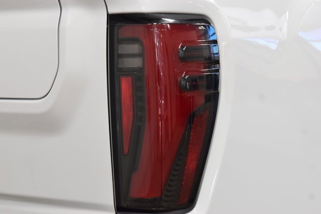 Used 2024 GMC Sierra 2500 AT4 w/ AT4 Preferred Package image 24
