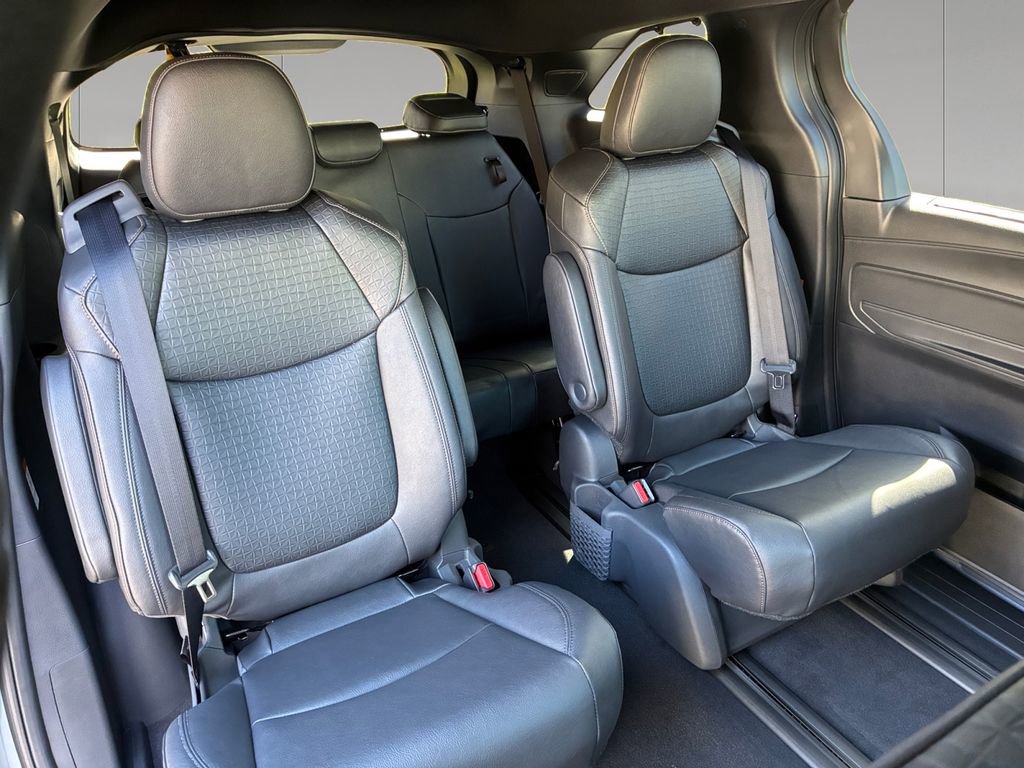 New 2026 Toyota Sienna XLE Woodland Edition AWD/4WD image 18