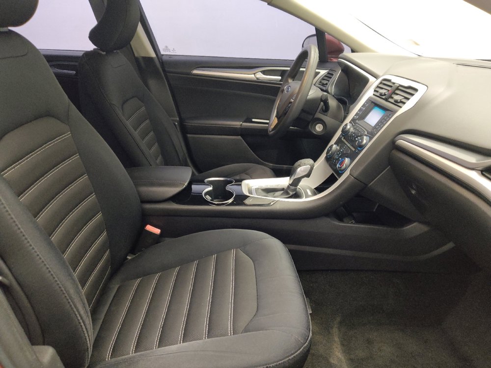 Used 2015 Ford Fusion SE image 21