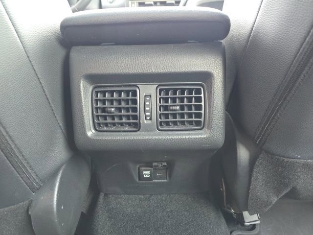 Used 2025 Toyota Camry SE w/ Convenience Package image 29