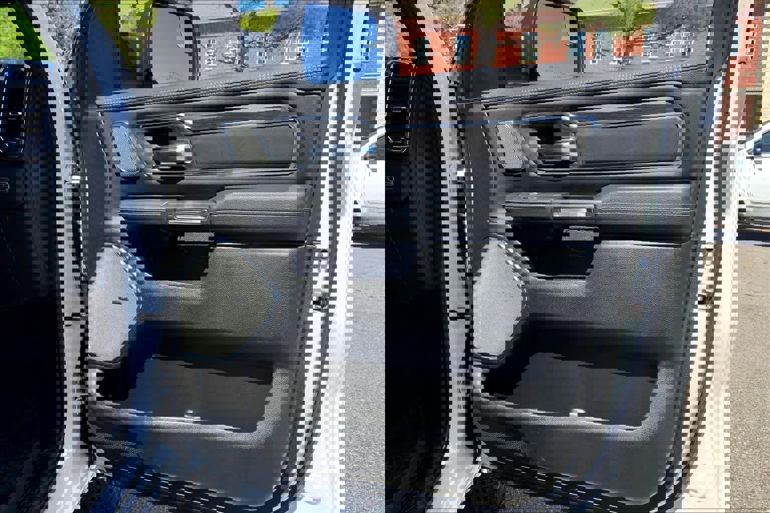 Used 2025 RAM 1500 Laramie w/ Night Edition image 23