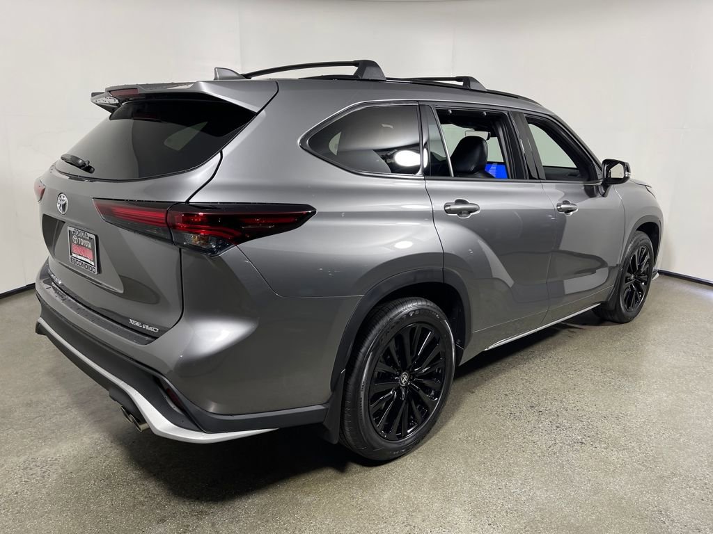 New 2026 Toyota Highlander XSE image 3