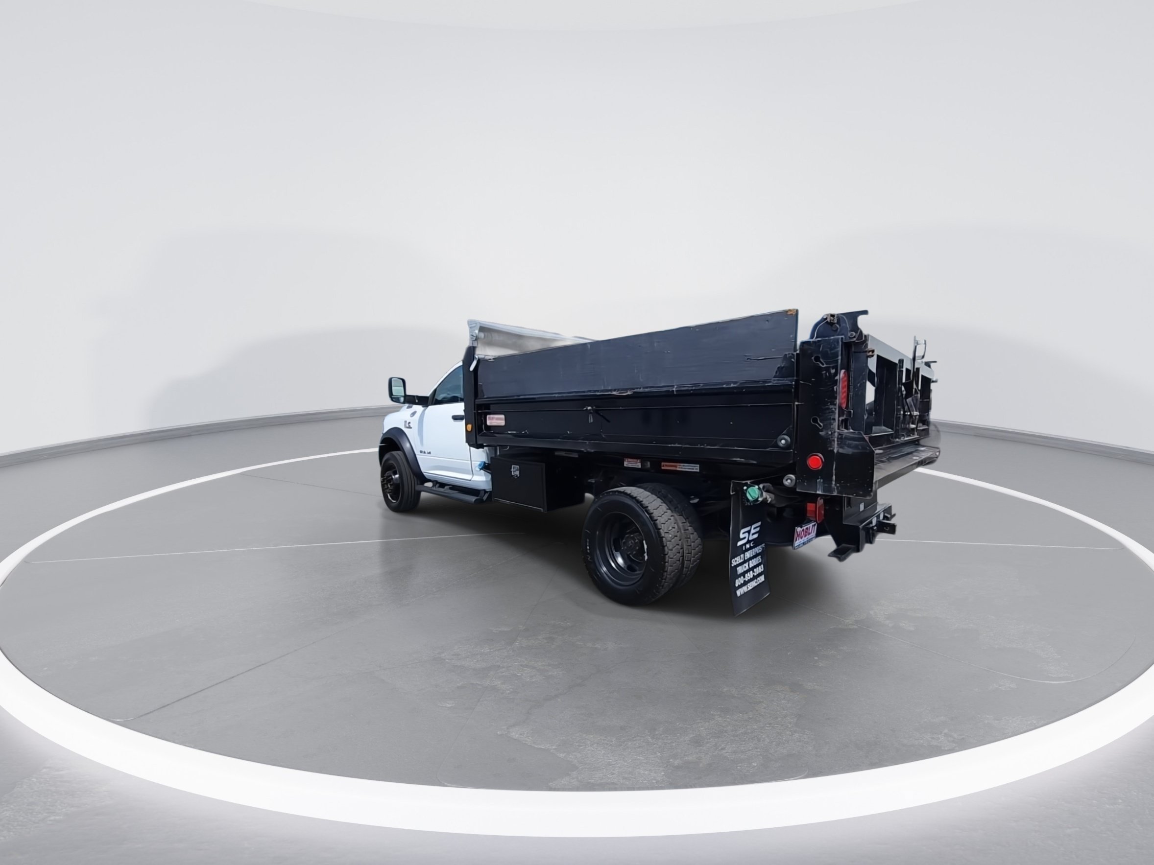 Used 2019 RAM 5500 Tradesman w/ Ambulance Prep Group RWD image 6