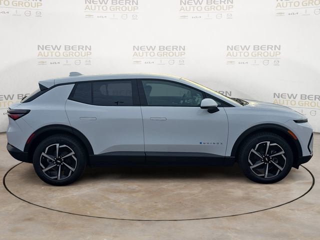 New 2026 Chevrolet Equinox EV LT FWD image 6