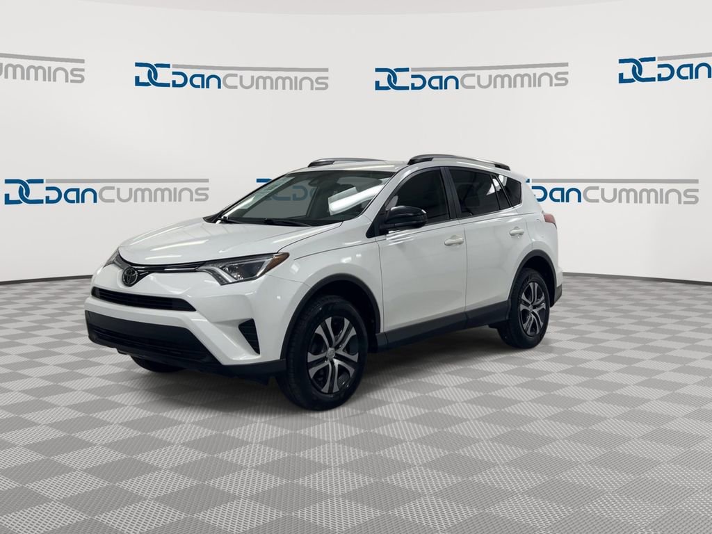 Used 2017 Toyota RAV4 LE image 4