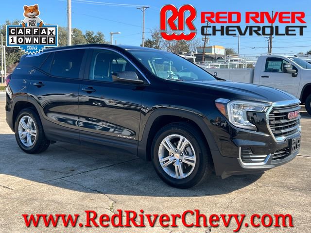 Used 2024 GMC Terrain SLE image 1