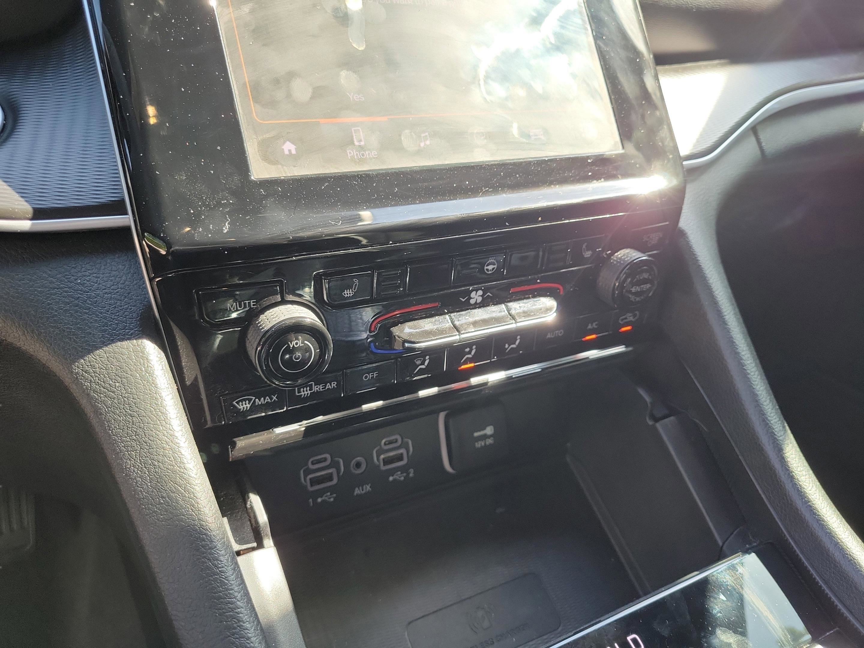 Certified 2025 Jeep Grand Cherokee Altitude RWD image 19