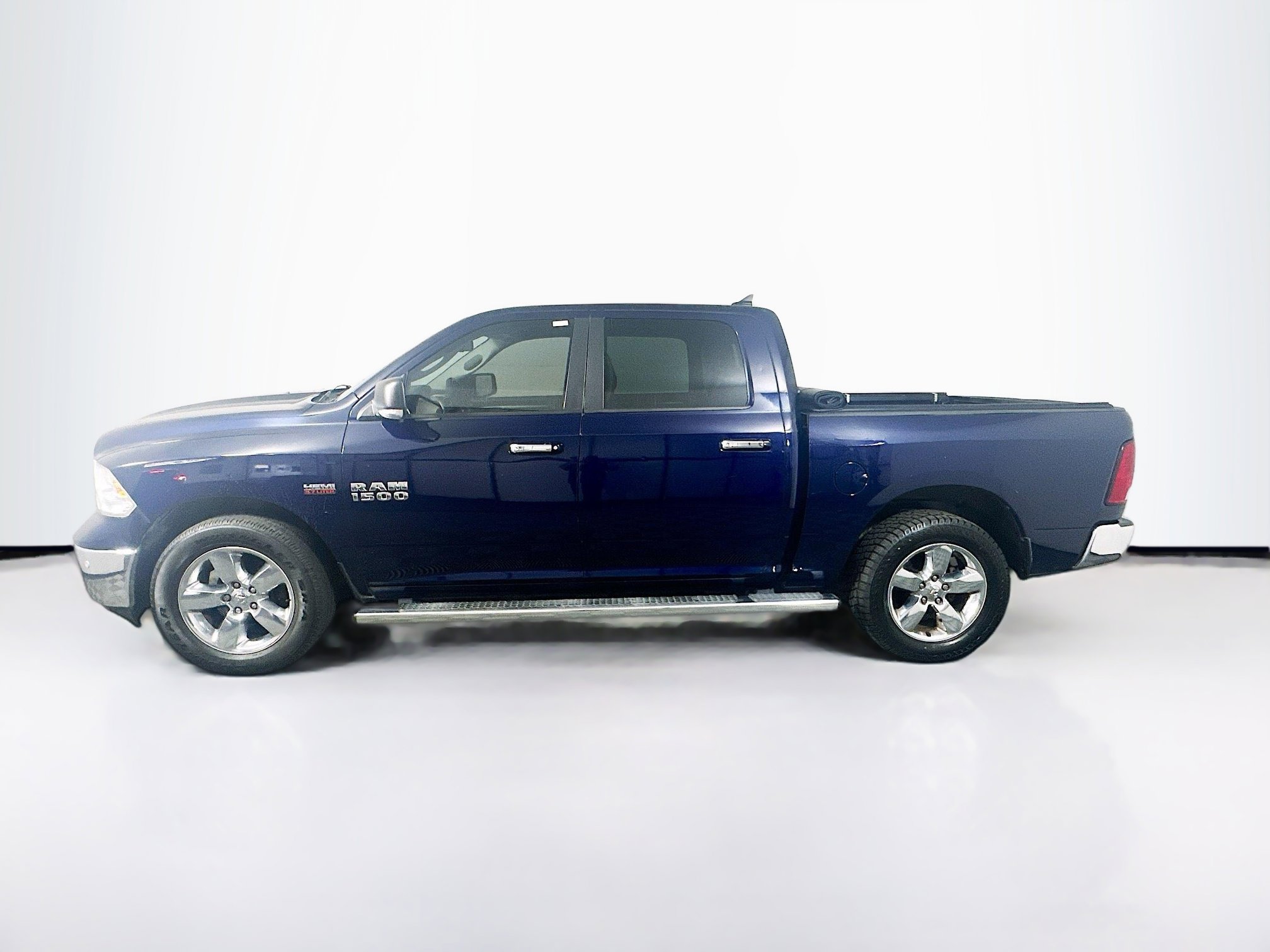 Used 2015 RAM 1500 Lone Star RWD image 4