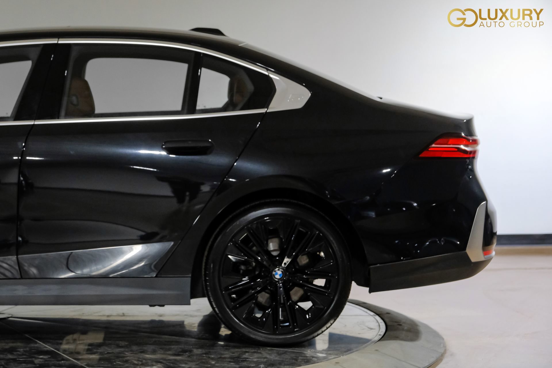 Used 2024 BMW 530i image 15