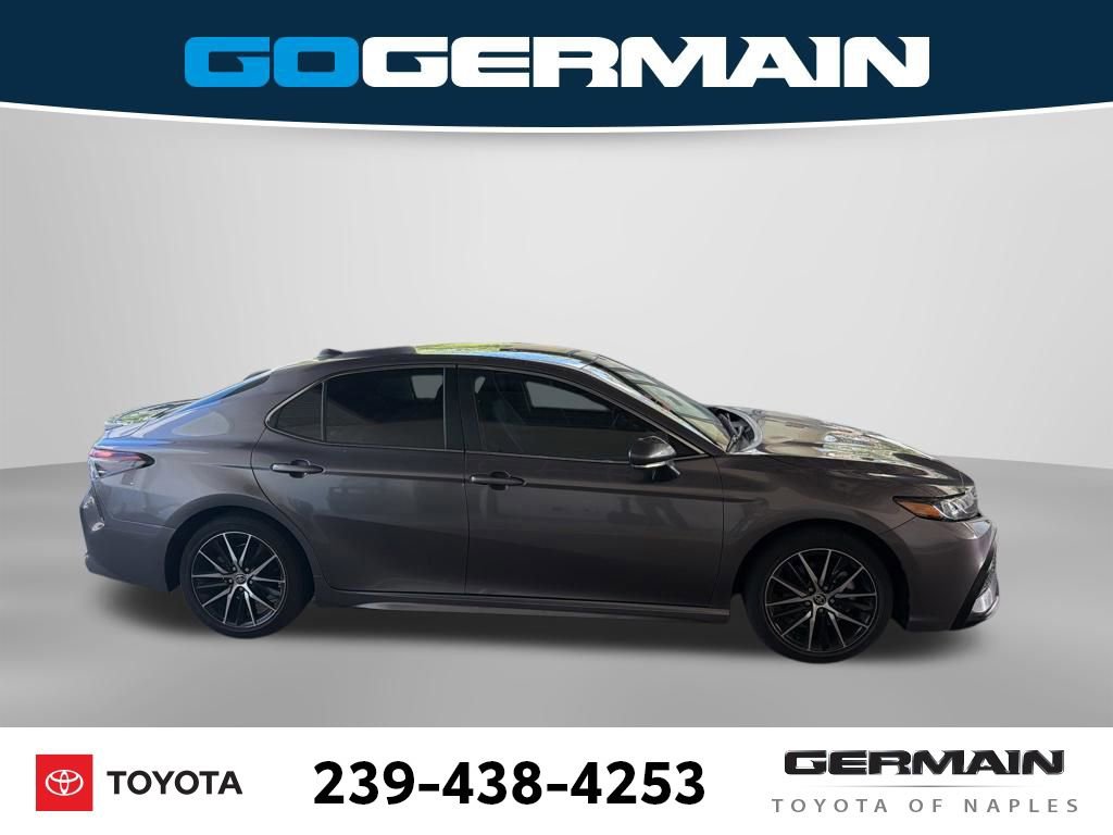 Used 2024 Toyota Camry SE FWD image 5