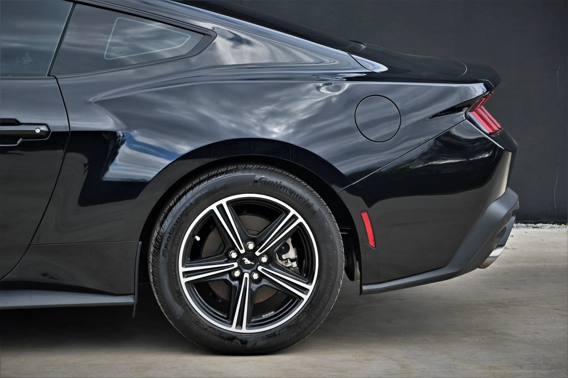 Used 2024 Ford Mustang Coupe image 8