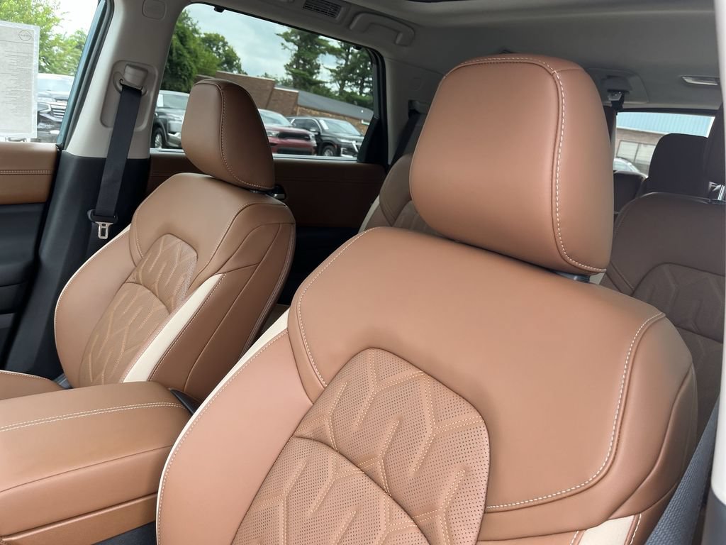 New 2026 Nissan Pathfinder Platinum AWD/4WD image 11