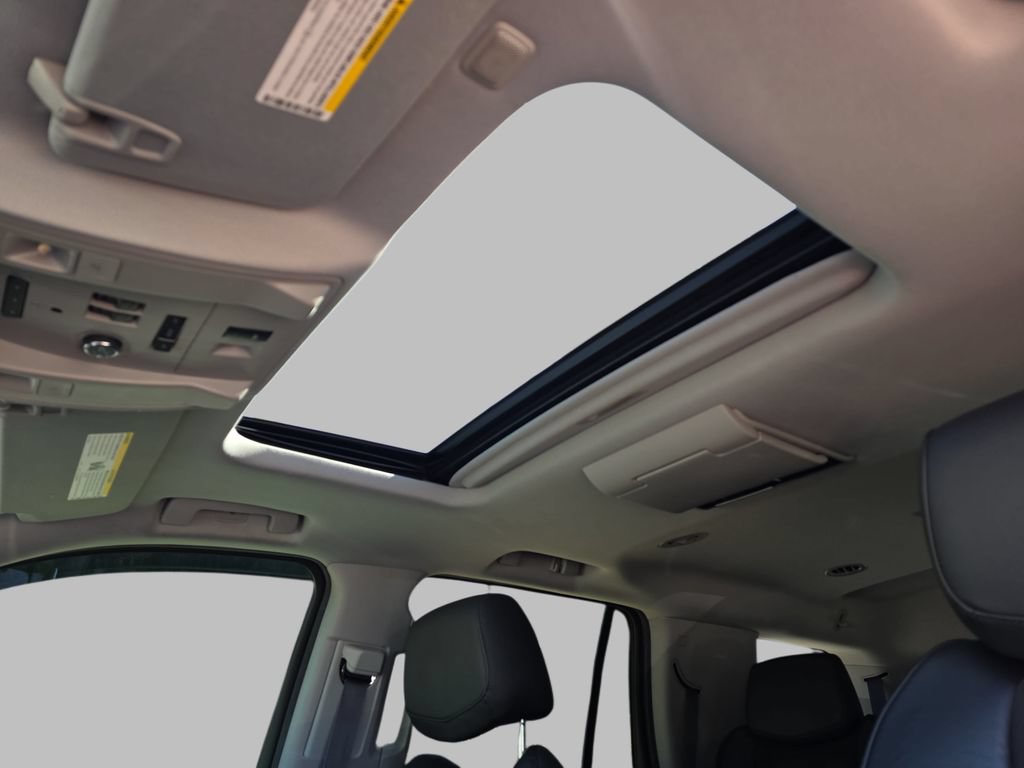 Used 2015 Cadillac Escalade Premium AWD/4WD image 33