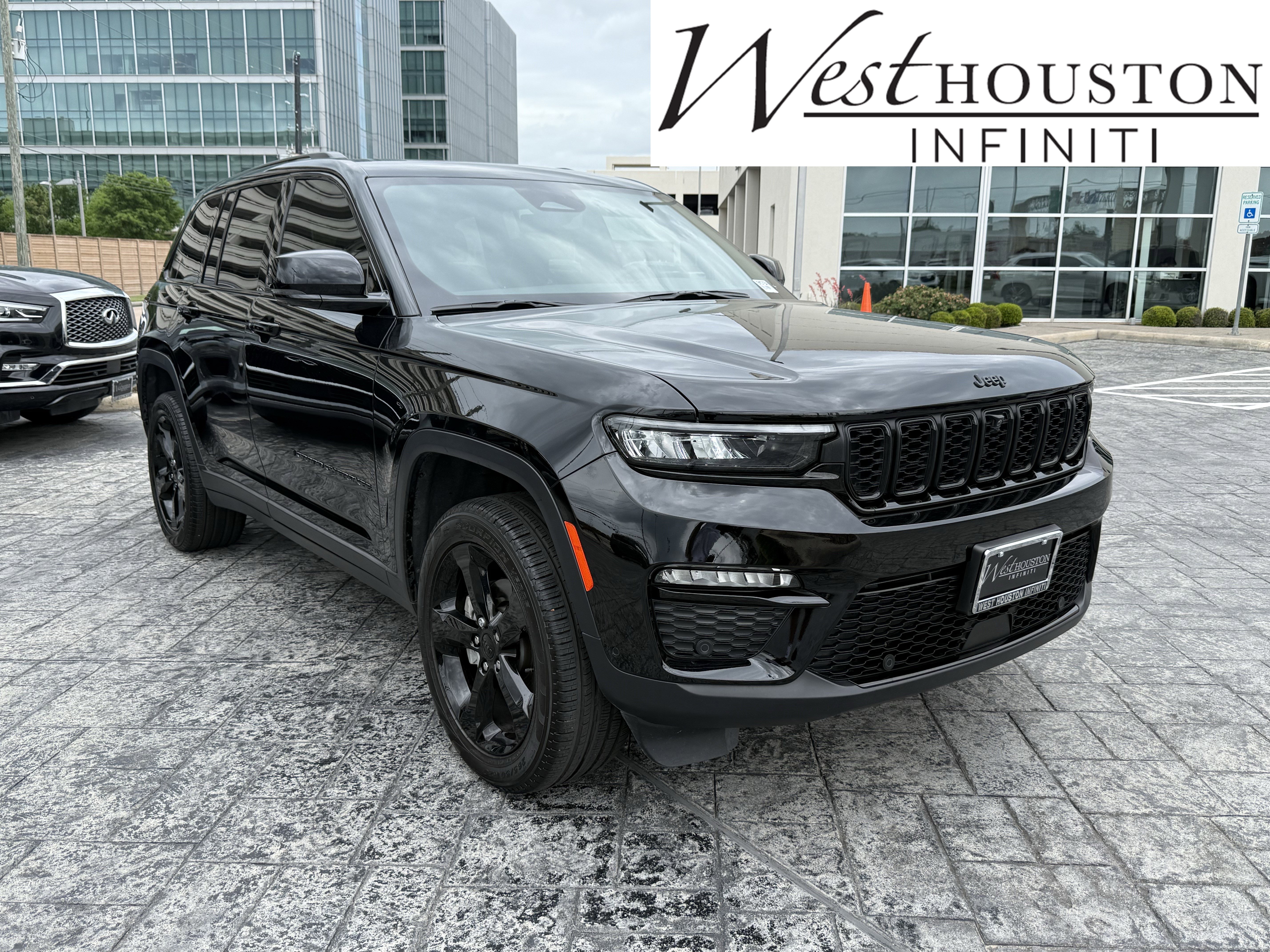 Used 2024 Jeep Grand Cherokee Limited w/ Luxury Tech Group II image 1