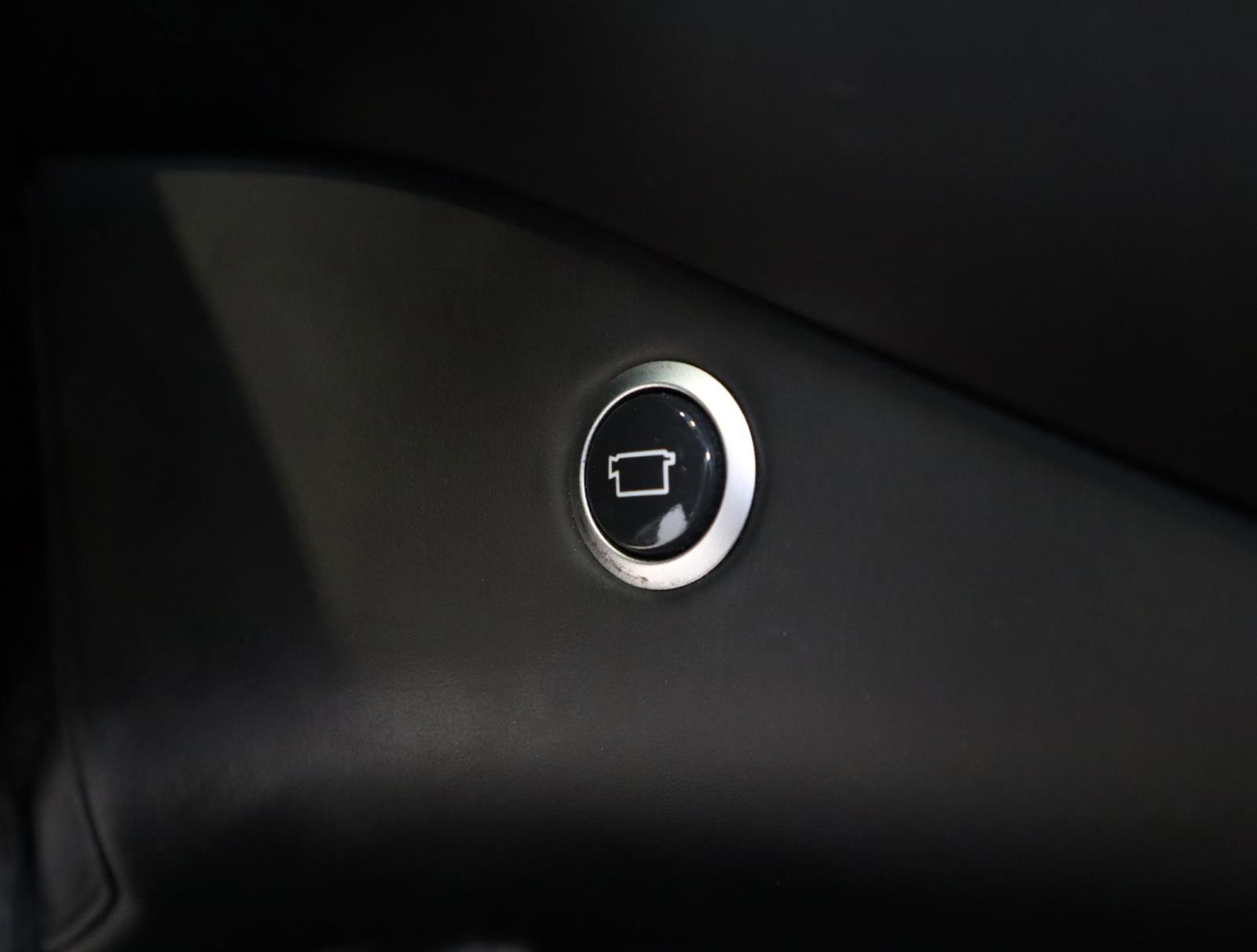 Used 2016 Ferrari California T image 36