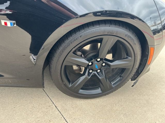 Used 2018 Chevrolet Camaro LS RWD image 12