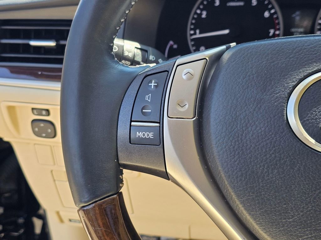 Used 2014 Lexus ES 350 w/ Ultra Luxury Package FWD image 27