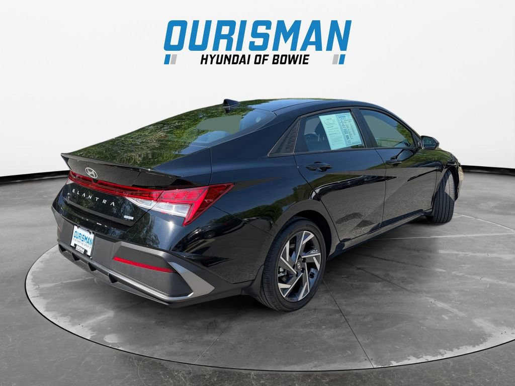Used 2025 Hyundai Elantra SEL FWD image 6