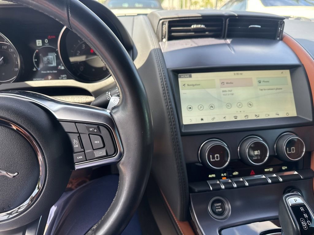 Used 2020 Jaguar F-TYPE Coupe image 4