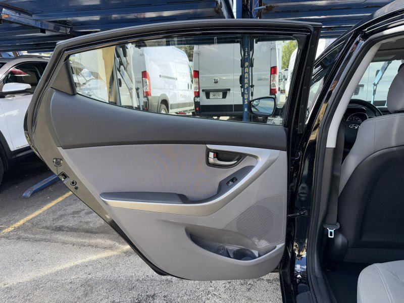 Used 2015 Hyundai Elantra SE w/ Option Group 02 image 12