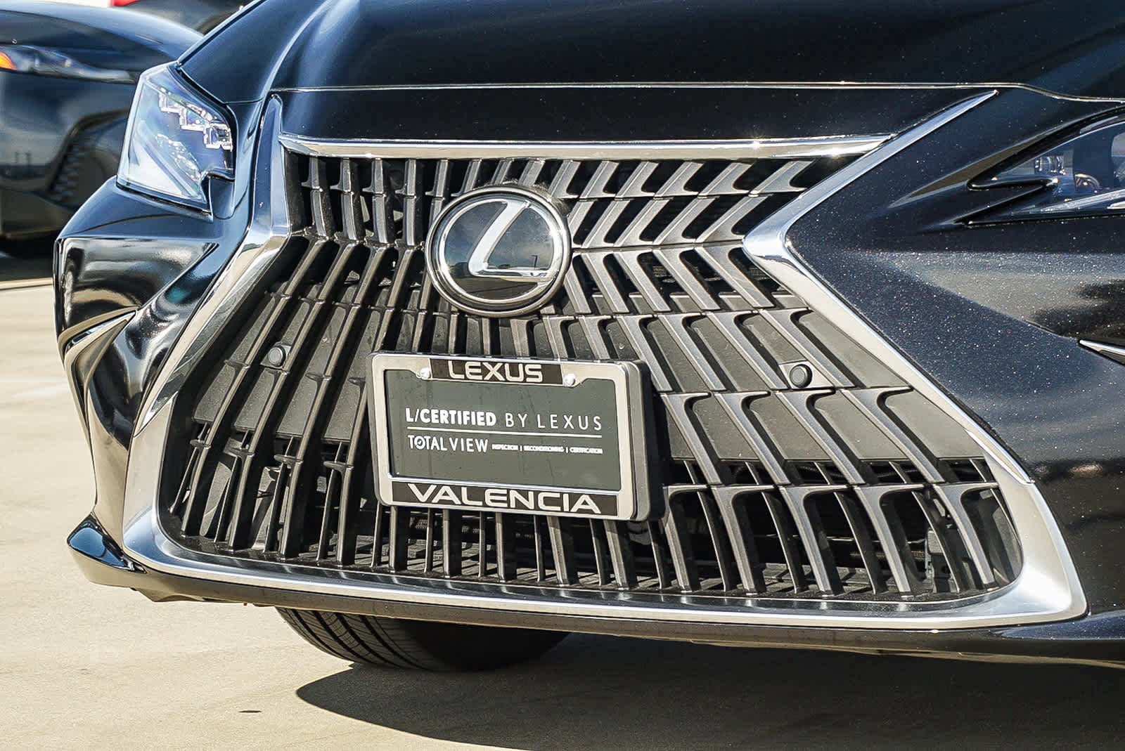 Certified 2025 Lexus ES 300h FWD image 8