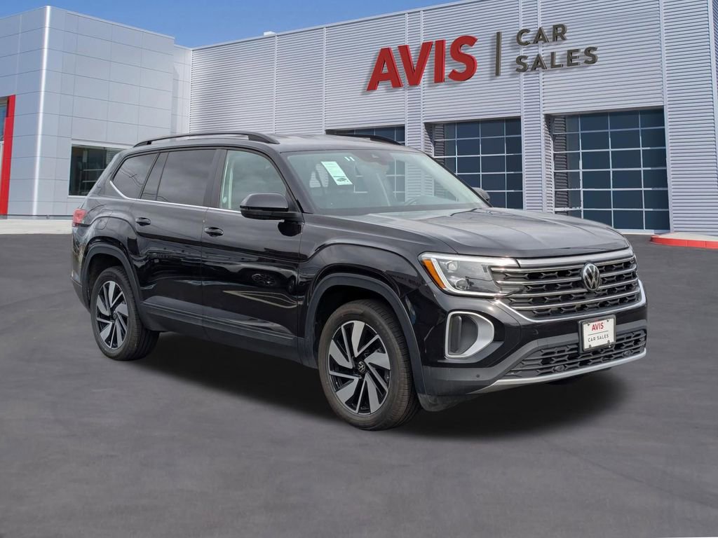 Used 2025 Volkswagen Atlas SE image 3