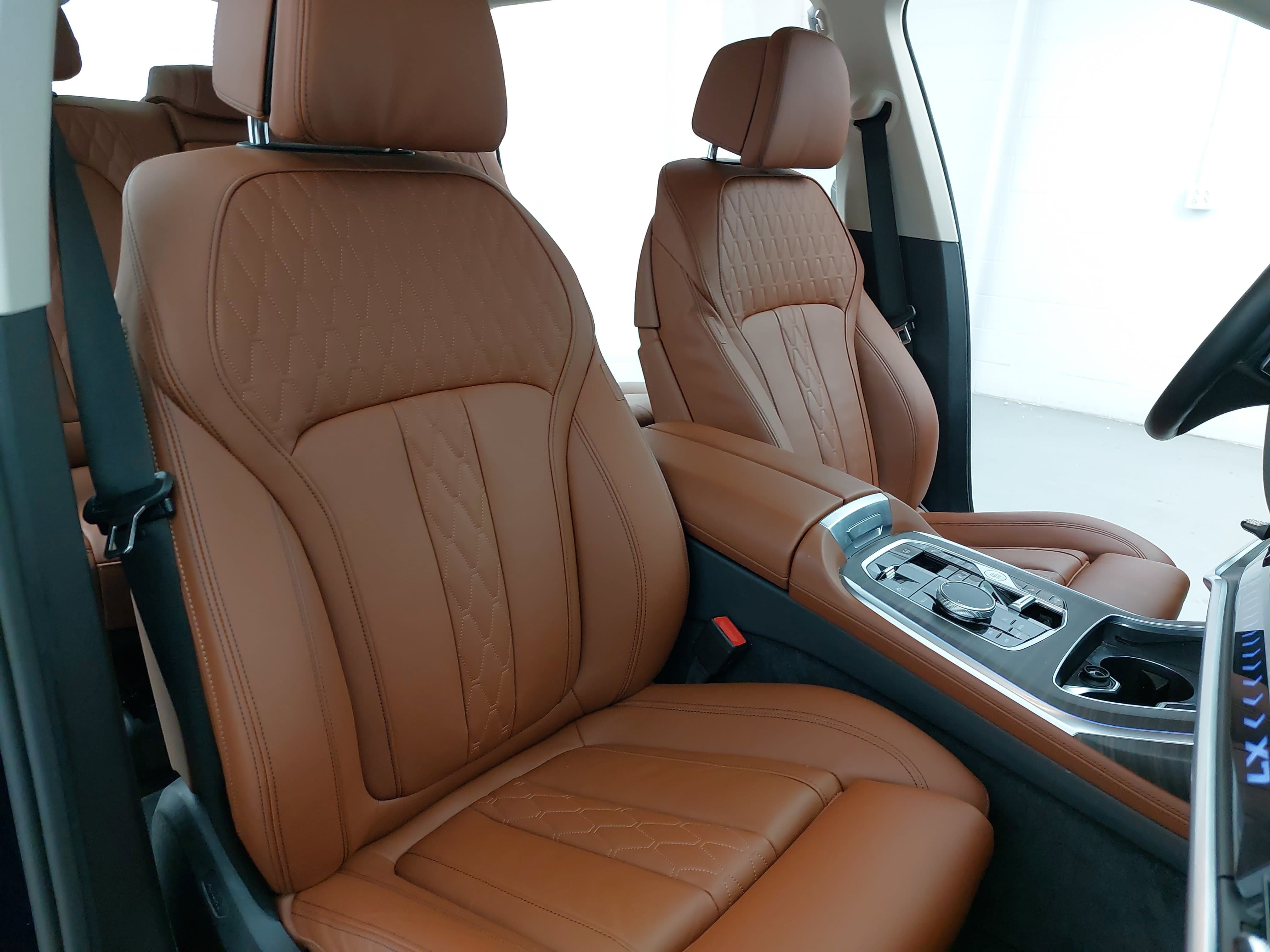 Used 2025 BMW X7 xDrive40i AWD/4WD image 12