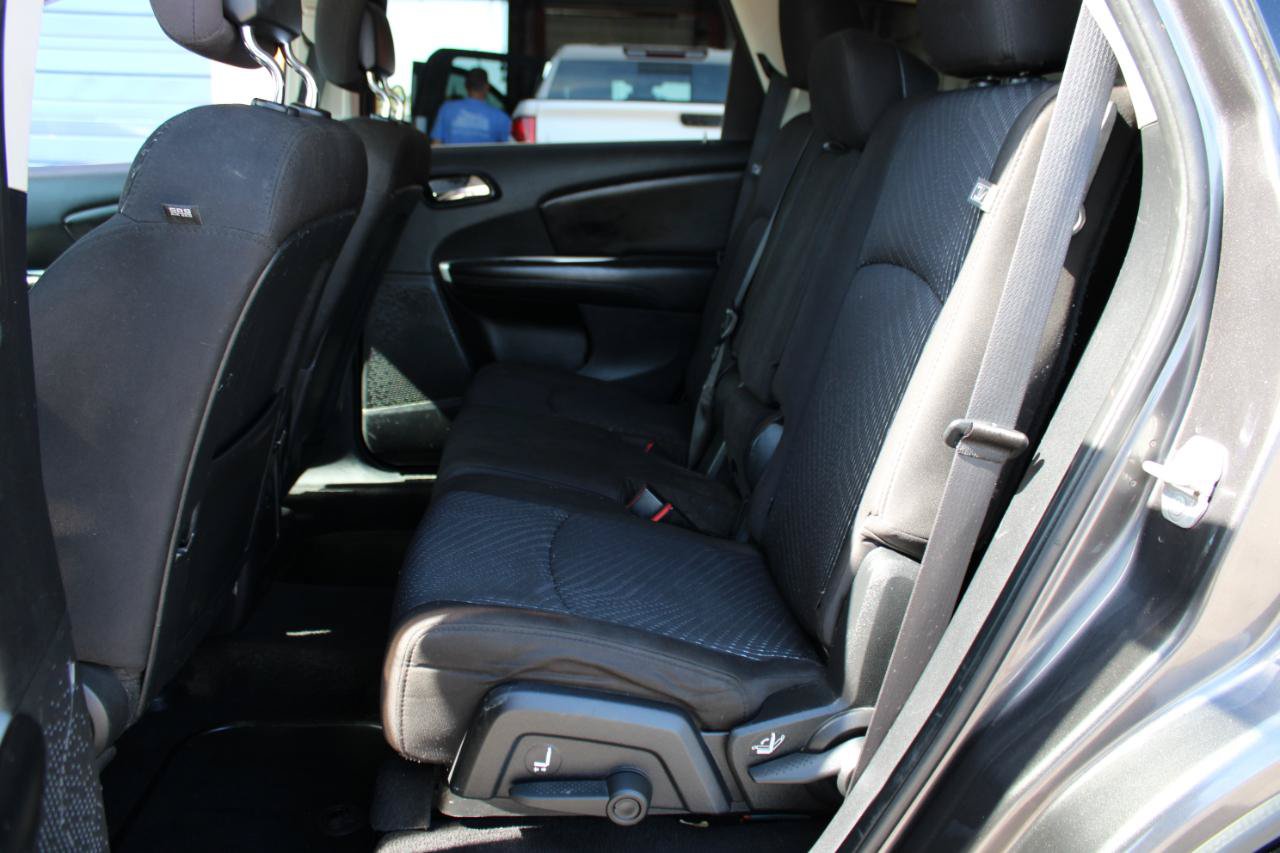 Used 2016 Dodge Journey SXT w/ Comfort/Convenience Group FWD image 35