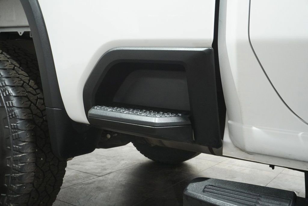 Used 2024 Chevrolet Silverado 2500 Custom w/ Custom Convenience Package image 20