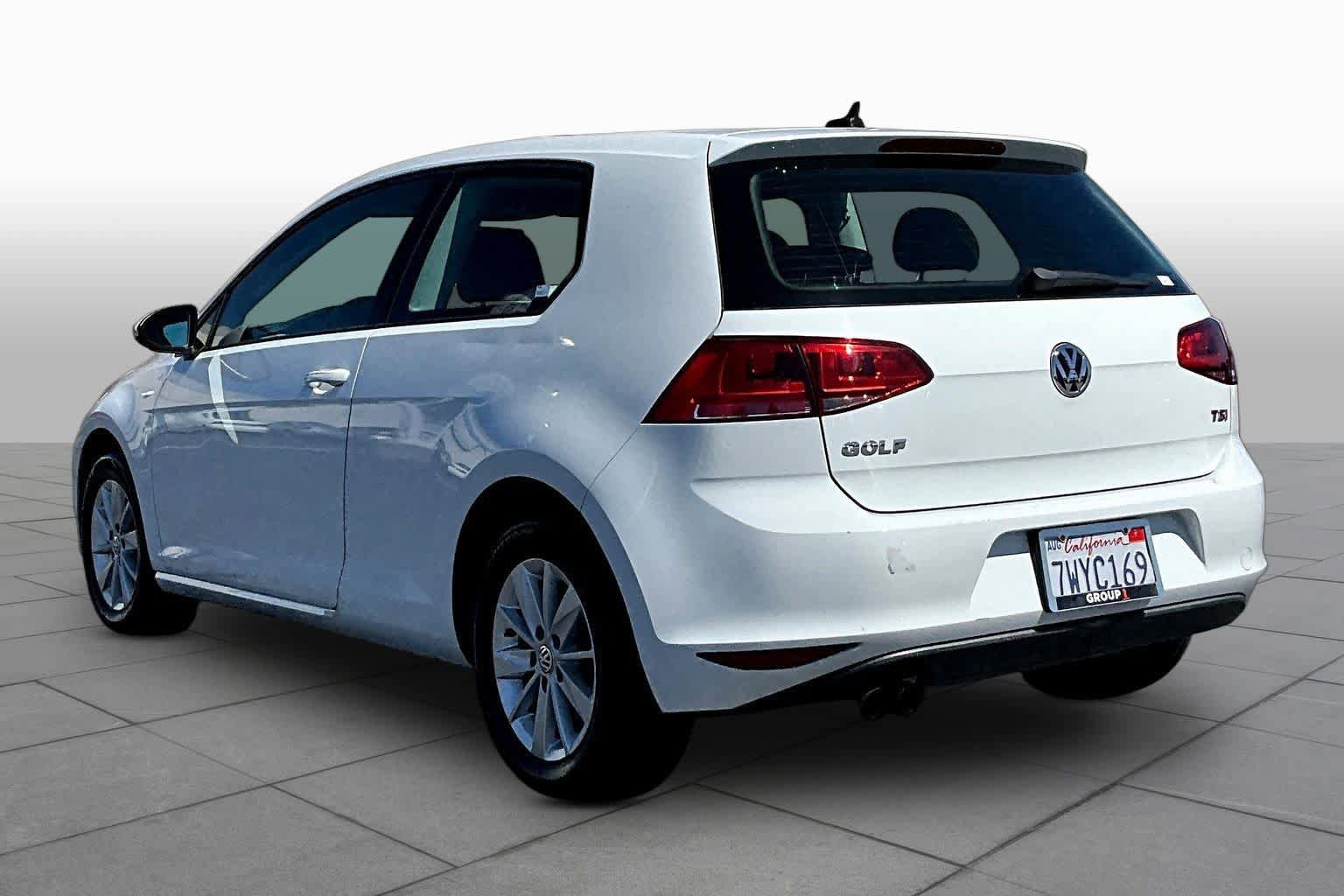 Used 2015 Volkswagen Golf S FWD image 11