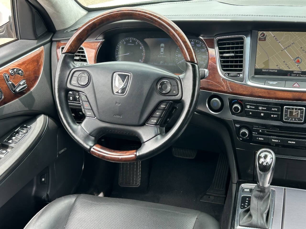 Used 2015 Hyundai Equus Signature RWD image 16