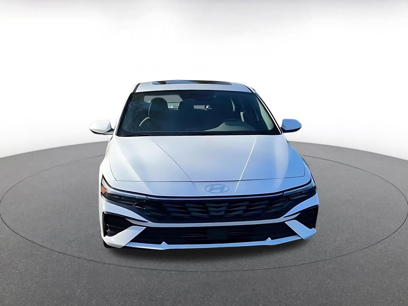 Used 2025 Hyundai Elantra SEL image 4