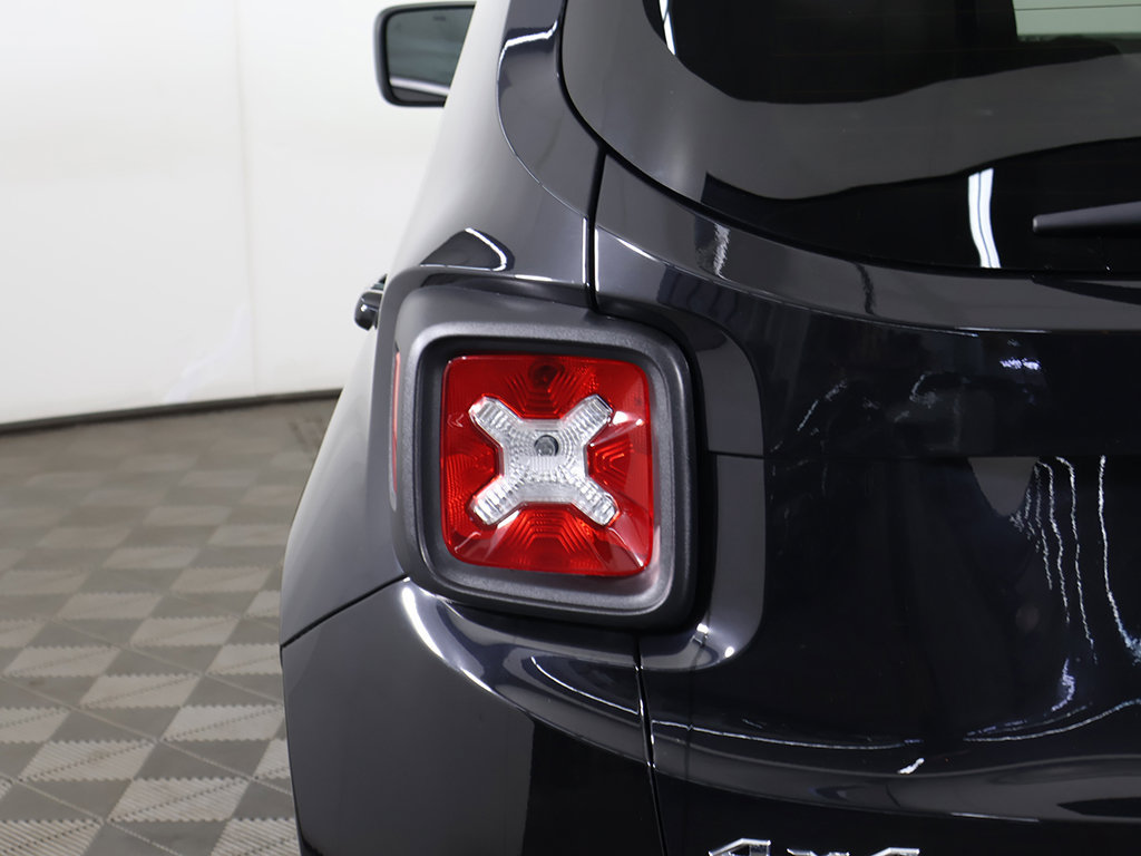 Used 2023 Jeep Renegade Latitude AWD/4WD image 14