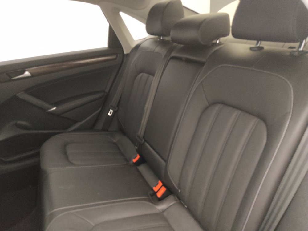 Used 2022 Volkswagen Passat 2.0T FWD image 18